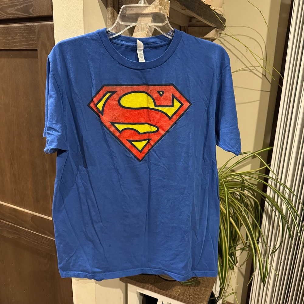 Superman t-shirt men’s large Zuni Sportswear glowing logo